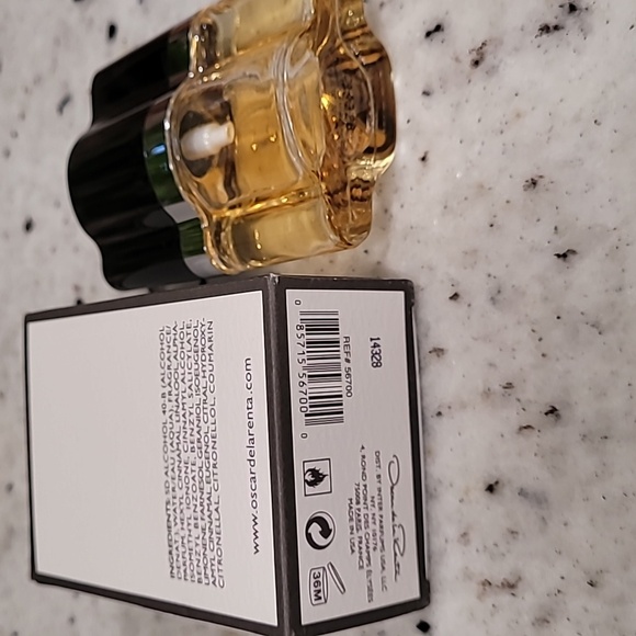 Oscar de la Renta Eau de Toilette 1 Oz - Picture 4 of 6